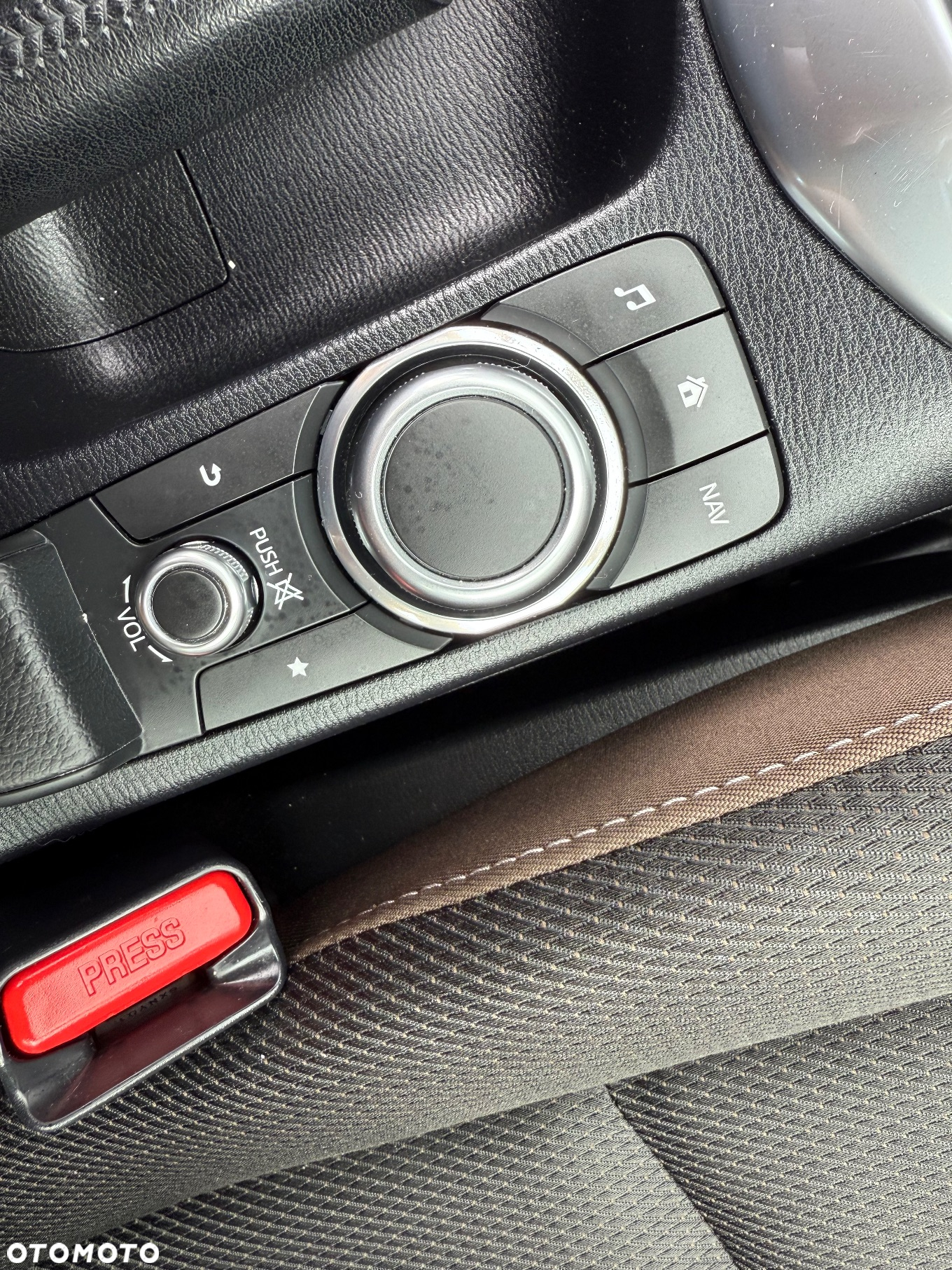 Mazda 2 SKYACTIV-G 75 M HYBRID Center-Line - 6