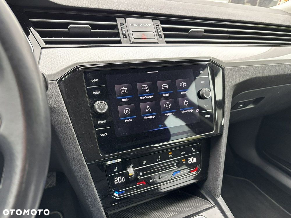 Volkswagen Passat - 23