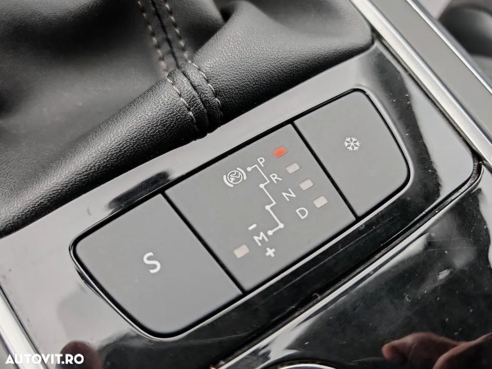 Peugeot 308 1.2L PureTech 130 S&S EAT8 GT - 11