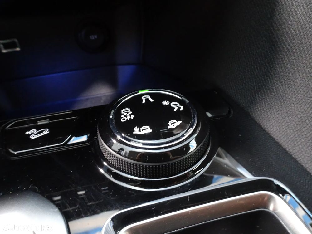 Peugeot 3008 1.2 PureTech Turbo S&S EAT6 GT-Line - 27