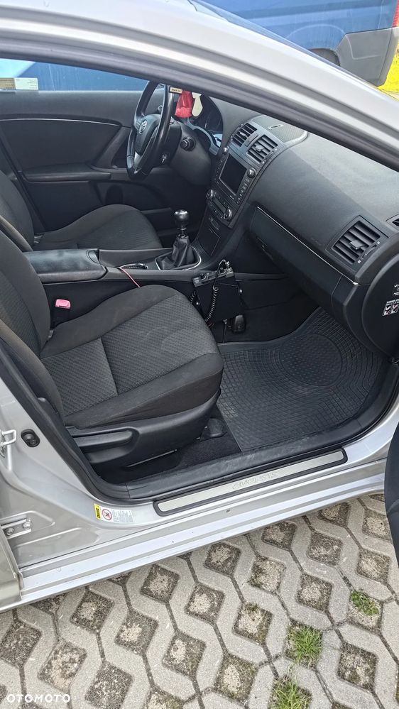 Toyota Avensis 1.8 Sol NAVI - 27