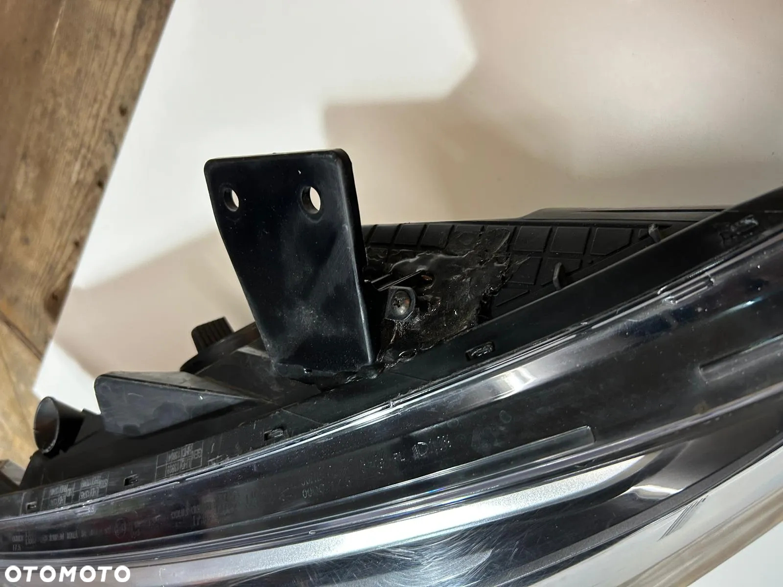 Lampa przód Kia Carens IV Xenon + LED PRAWA Oryginalna - 2