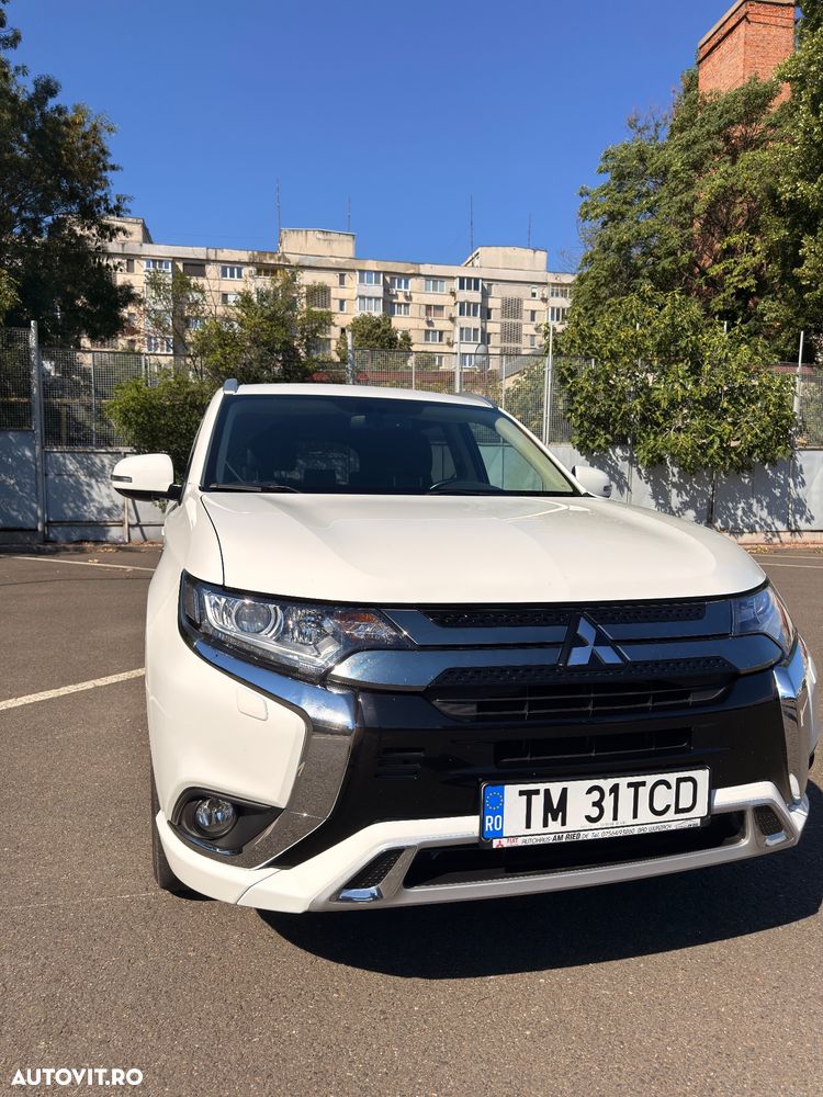 Mitsubishi Outlander 2.4 4WD - 8