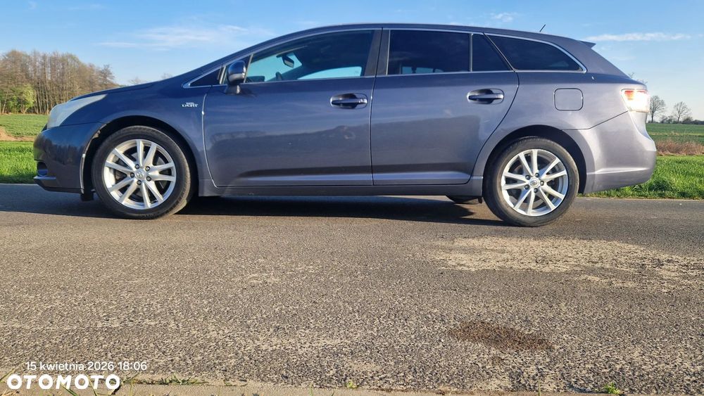 Toyota Avensis 2.2 D-4D Automatik Sol - 2