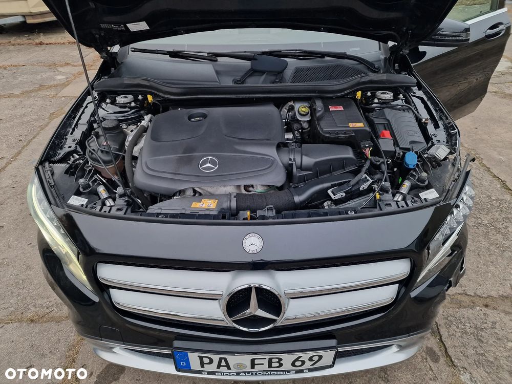 Mercedes-Benz GLA 200 UrbanStyle Edition - 11