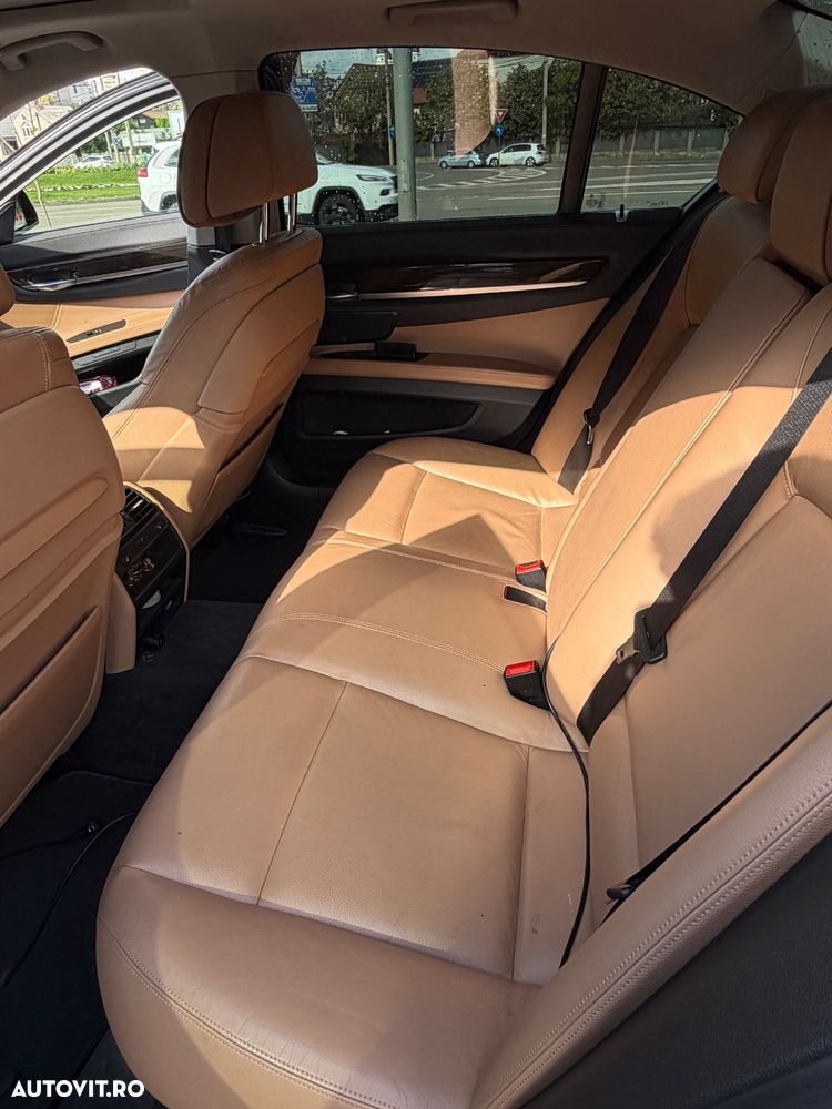 BMW Seria 7 730d xDrive - 13