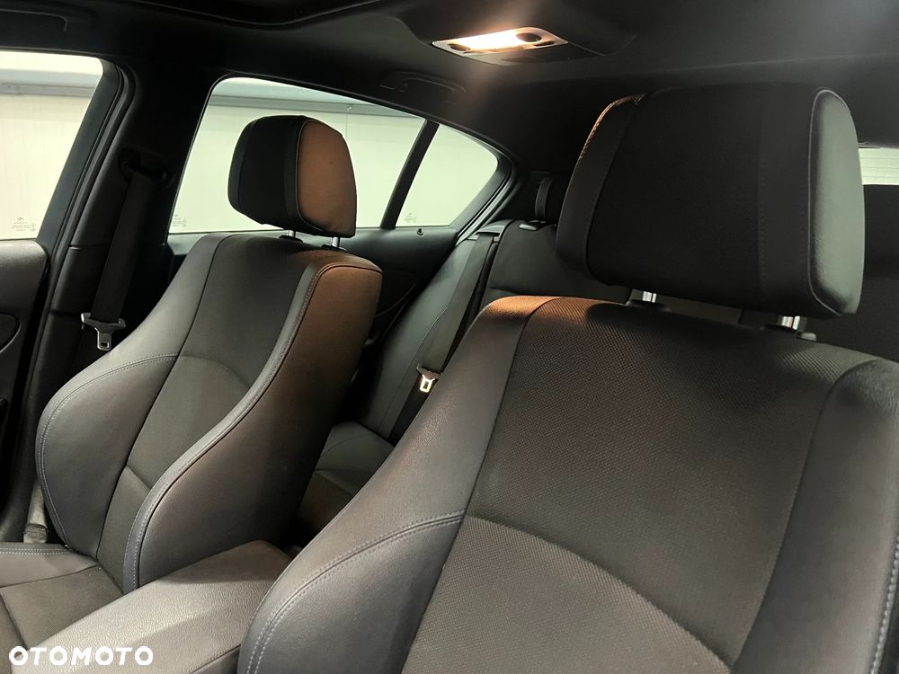 BMW Seria 1 - 23