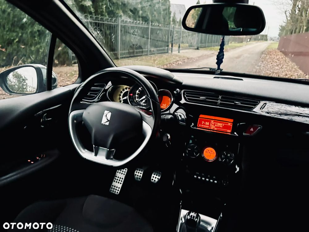 Citroën DS3 VTi 120 SoChic - 10