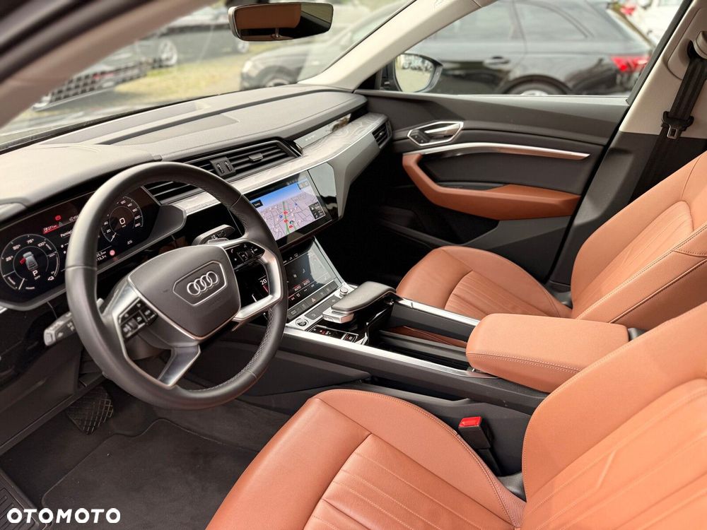 Audi Q8 Sportback e-tron - 9