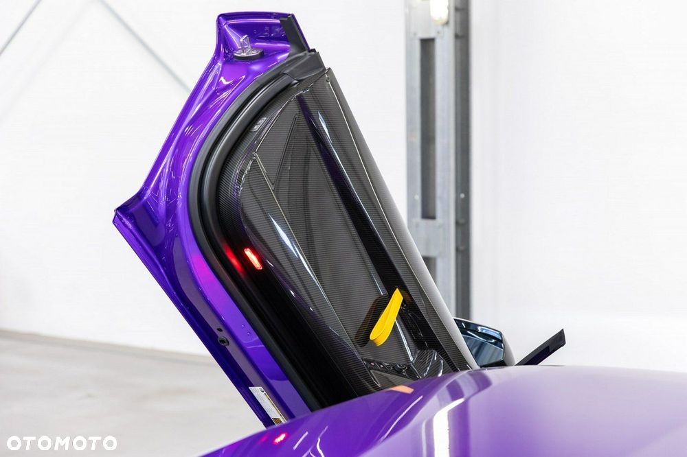 Lamborghini Aventador - 36