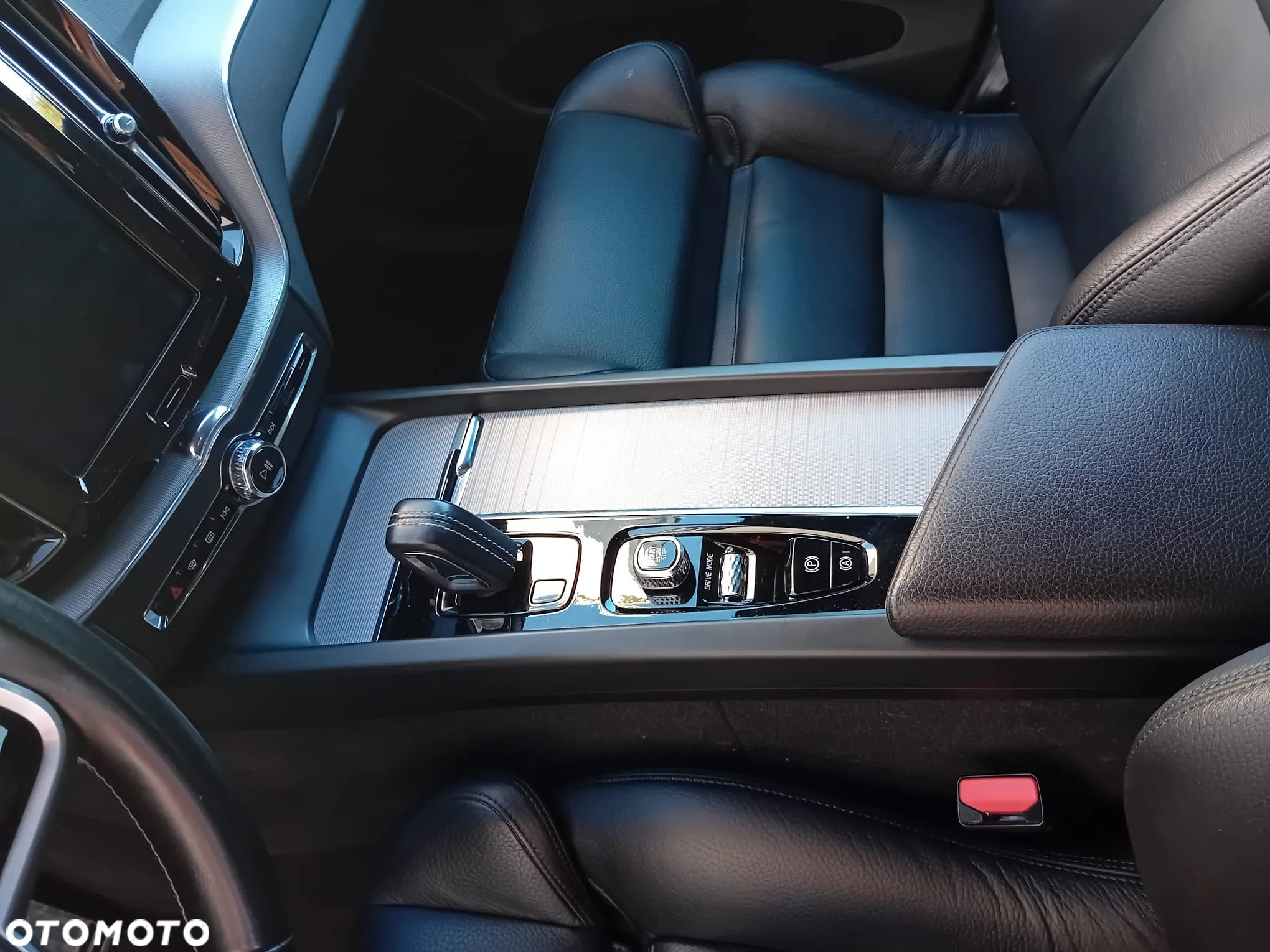 Volvo XC 60 D4 AWD R-Design - 6
