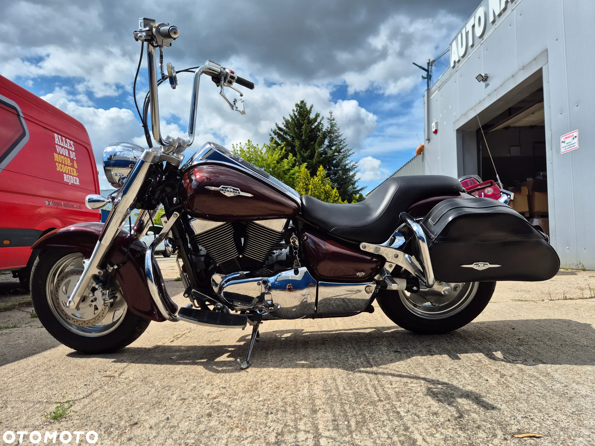 Suzuki Intruder - 12