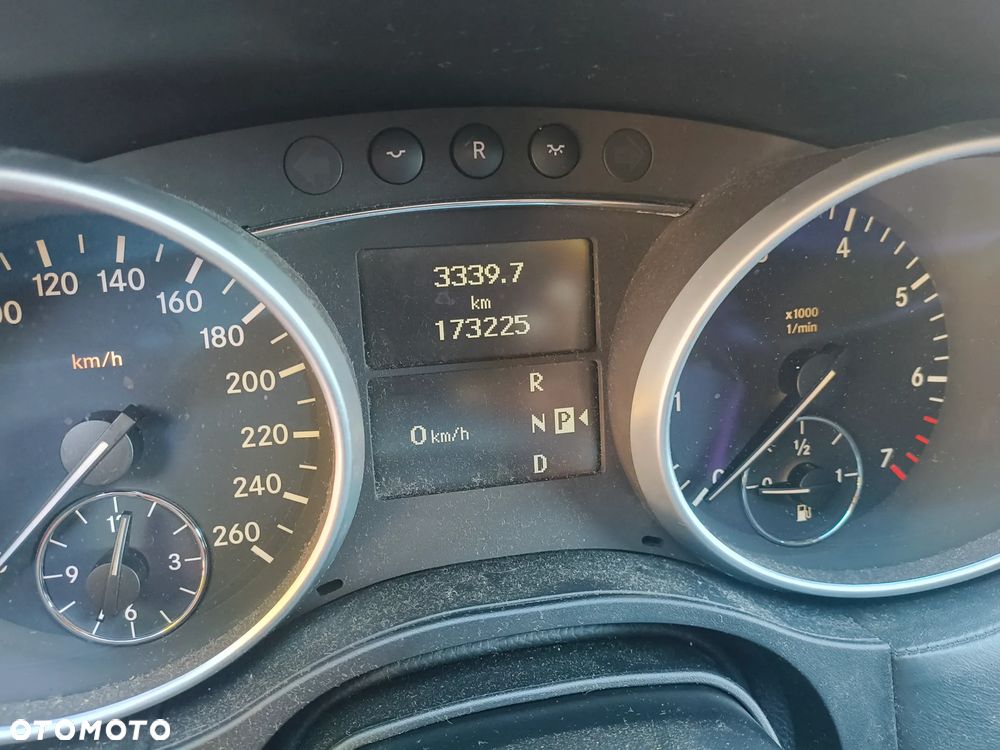 Mercedes-Benz GL 500 4Matic 7G-TRONIC - 5