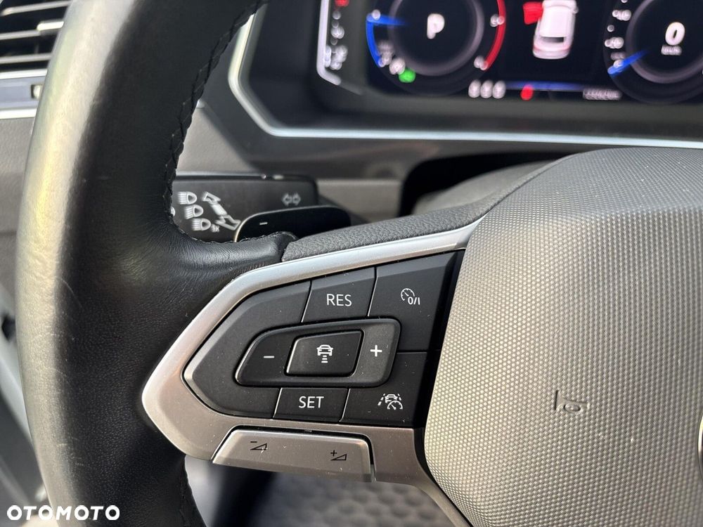 Volkswagen Tiguan 2.0 TDI SCR 4Mot Elegance DSG - 25