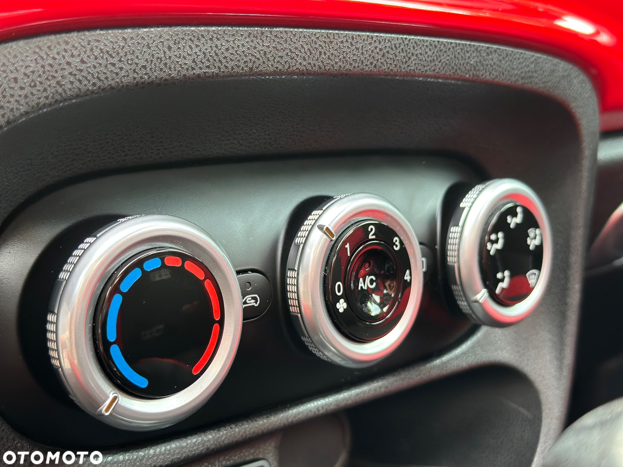 Fiat 500L 1.4 16V (RED) - 17