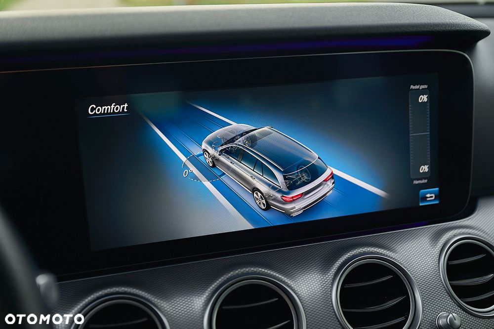 Mercedes-Benz Klasa E 220 d 9G-TRONIC - 30
