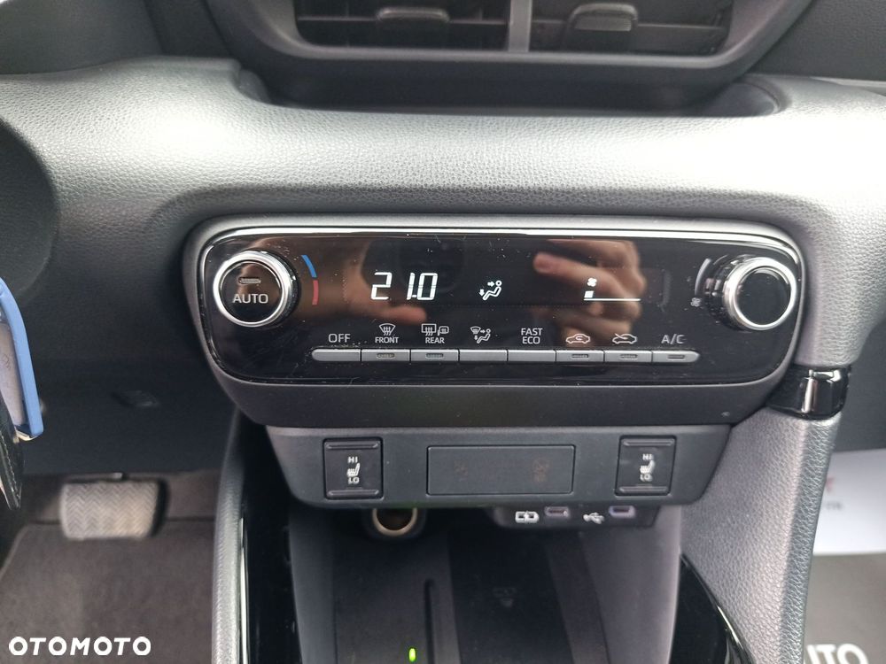 Toyota Yaris Hybrid 1.5 Style - 30