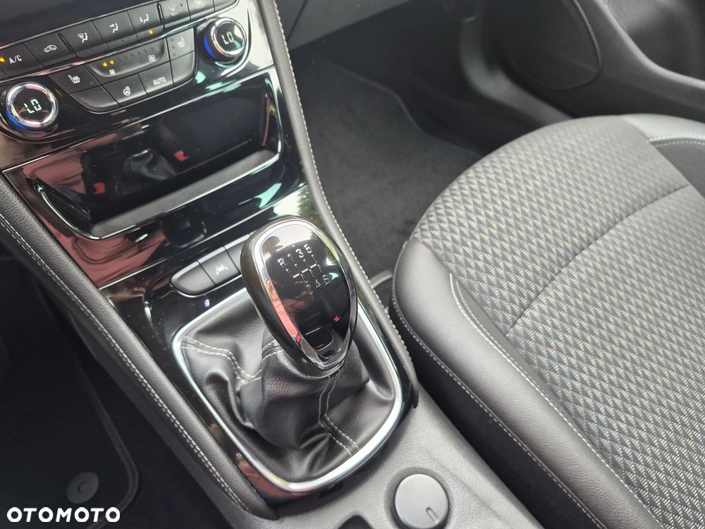 Opel Astra 1.4 Turbo Innovation - 18