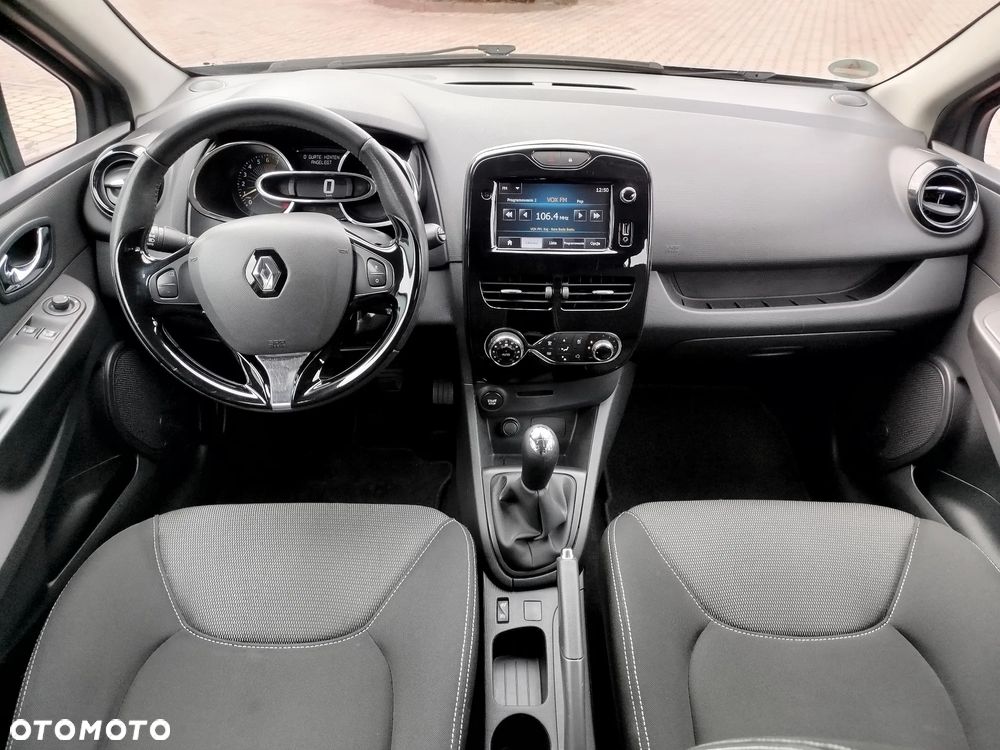 Renault Clio 1.2 16V 75 LIMITED - 10