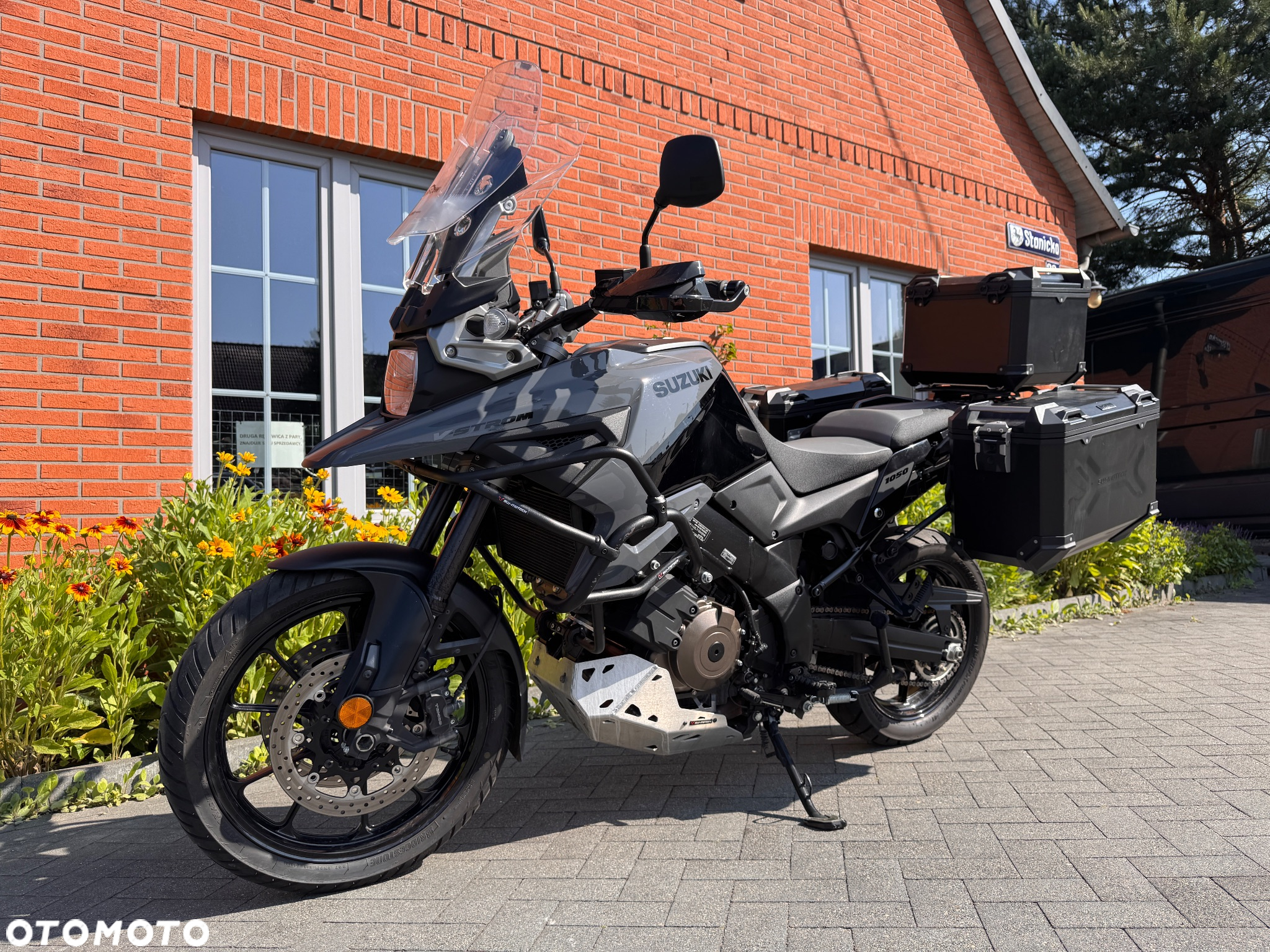 Suzuki DL - 4