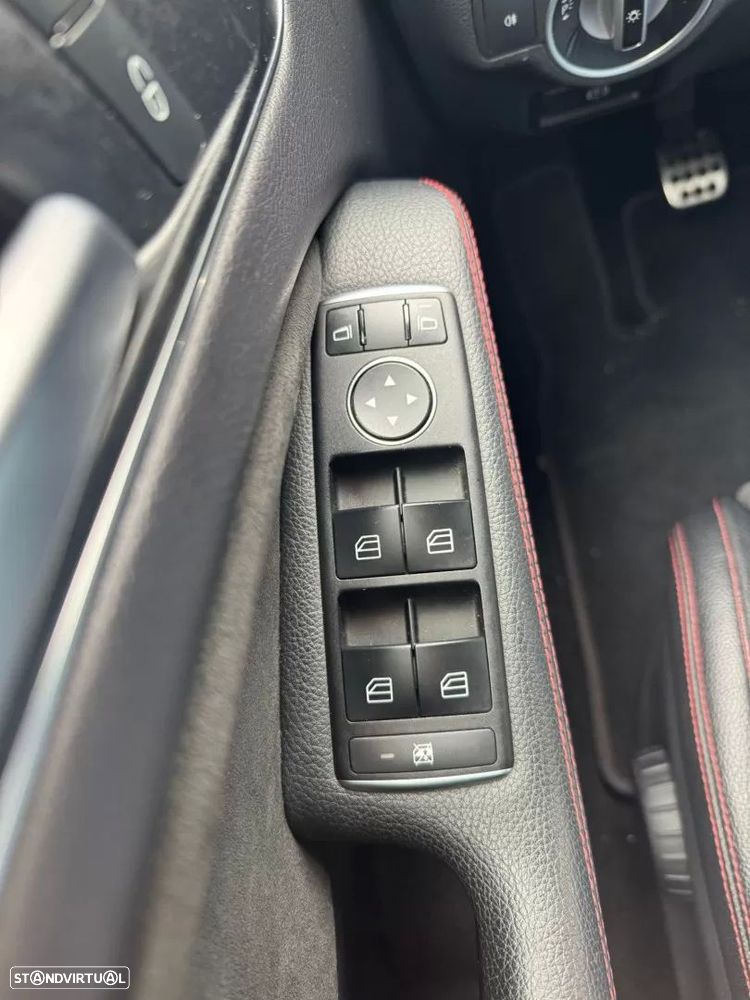 Mercedes-Benz A 180 d AMG Line - 12