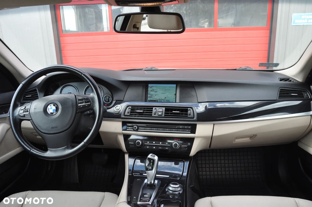 BMW Seria 5 520d Luxury Line - 31