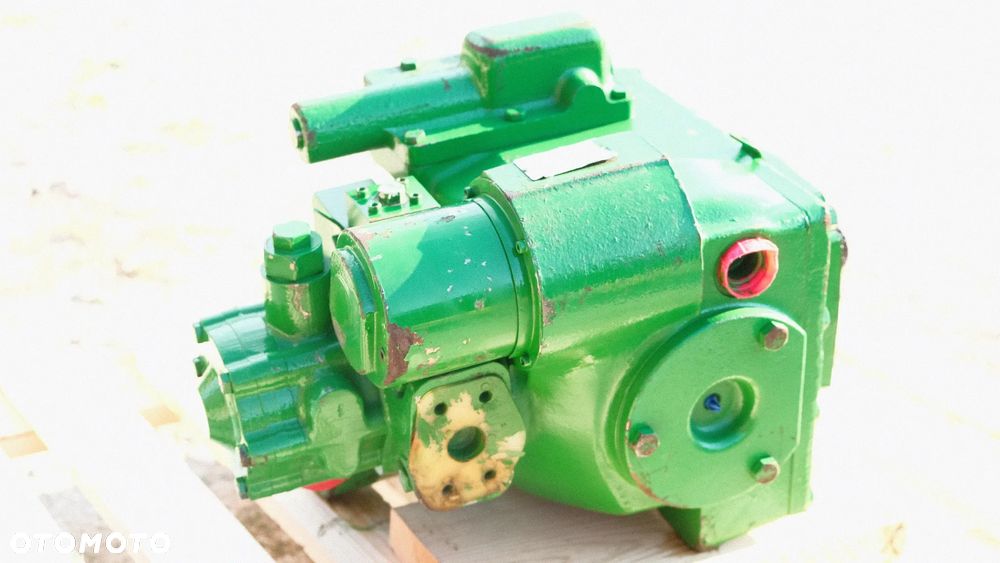 Pompa John Deere hydrostatyczna AZ42044 do kombajnu serii 1100,1166,1169,1174,1188,1170 ,4435modele - 4