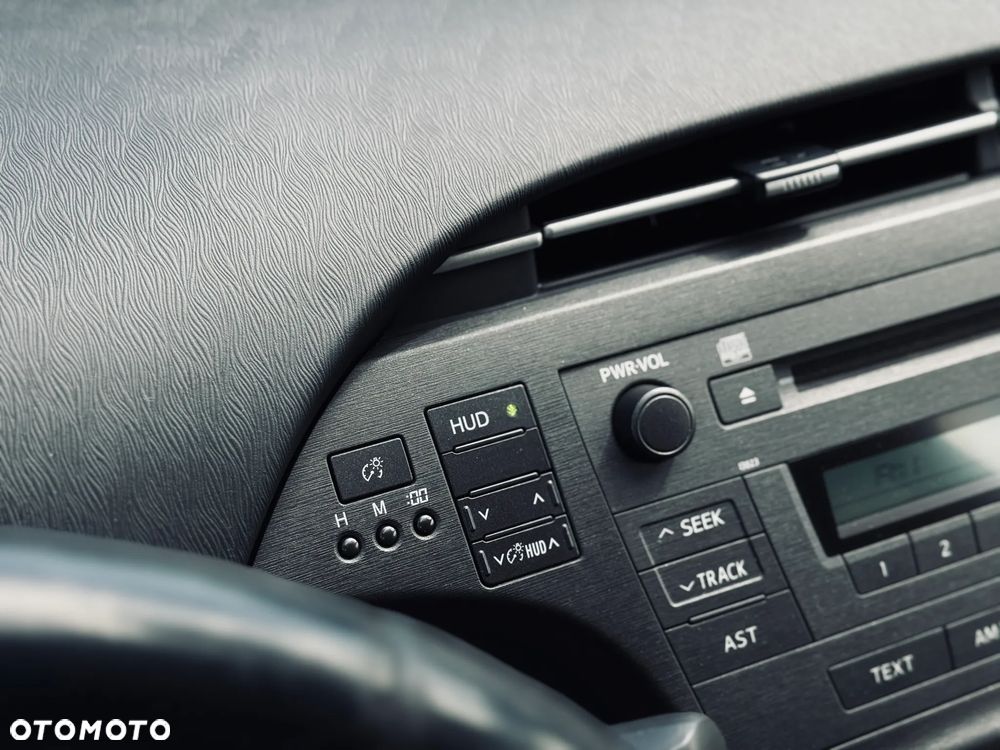 Toyota Prius (Hybrid) Comfort - 33