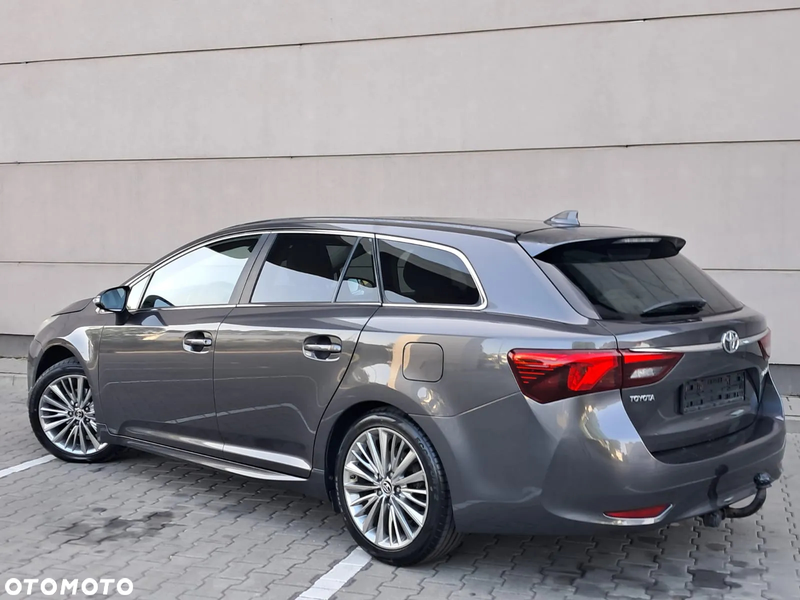 Toyota Avensis Combi 1.8 Business Edition - 17