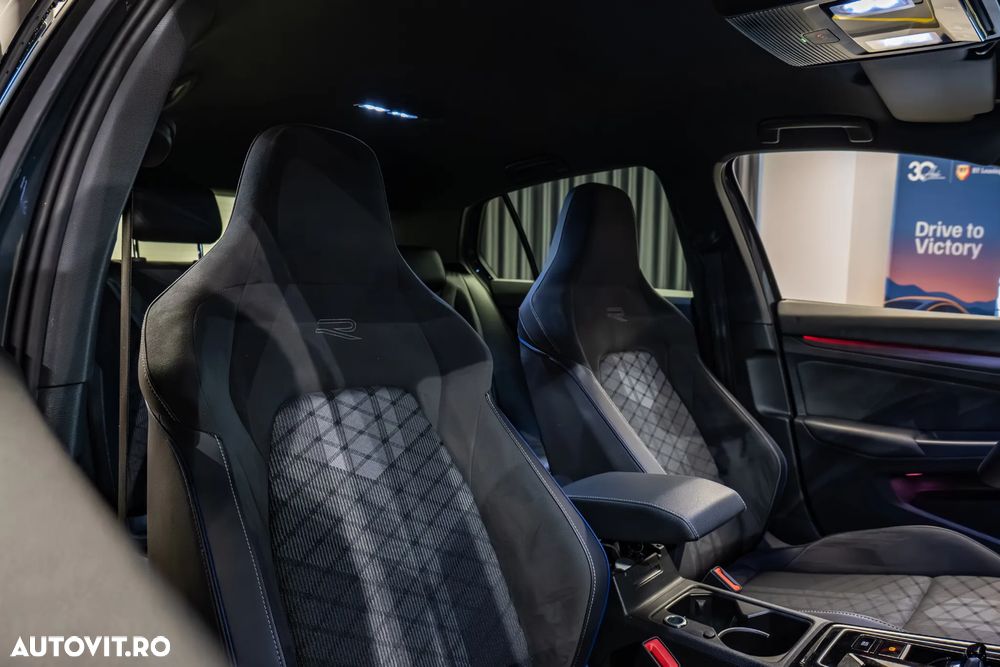 Volkswagen Golf - 27