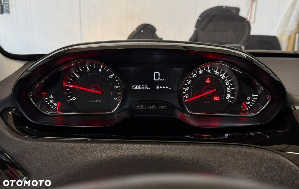 Peugeot 208 PureTech 82 Start & Stop Allure - 25