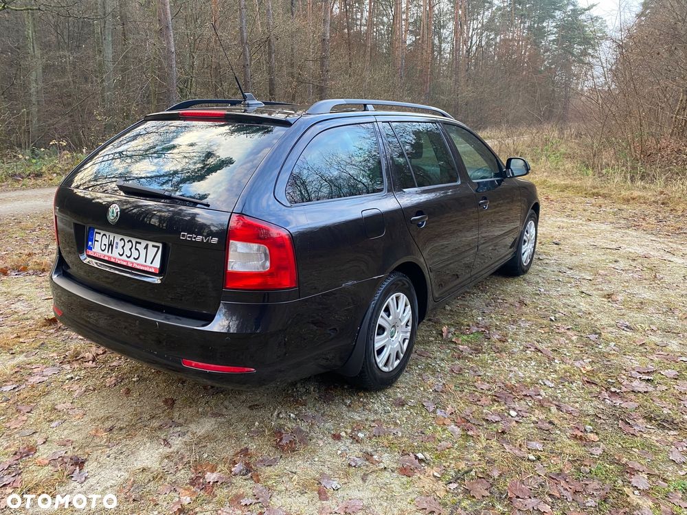 Skoda Octavia 1.6 TDI DPF Ambiente - 4