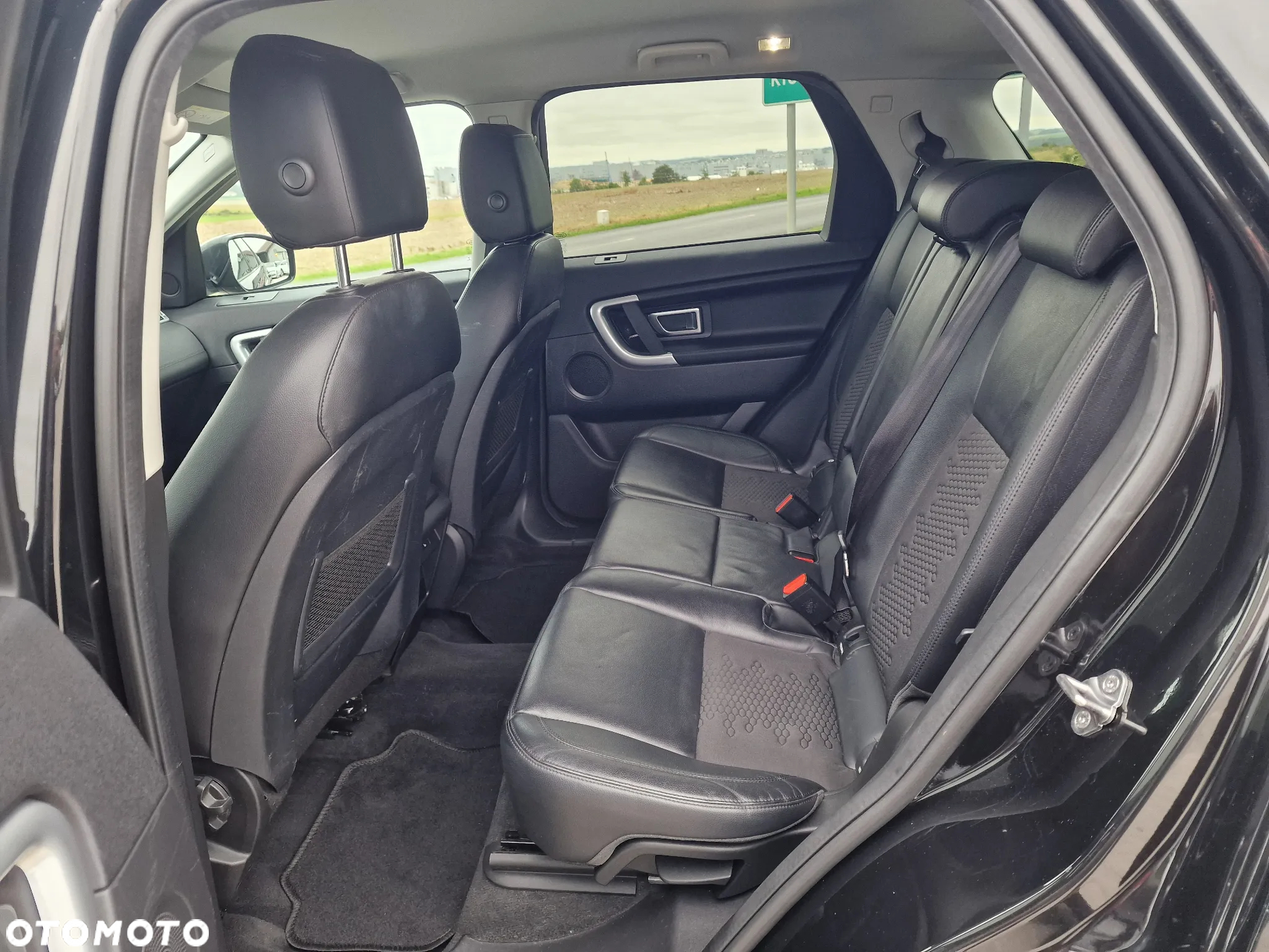 Land Rover Discovery Sport 2.0 D150 SE - 27