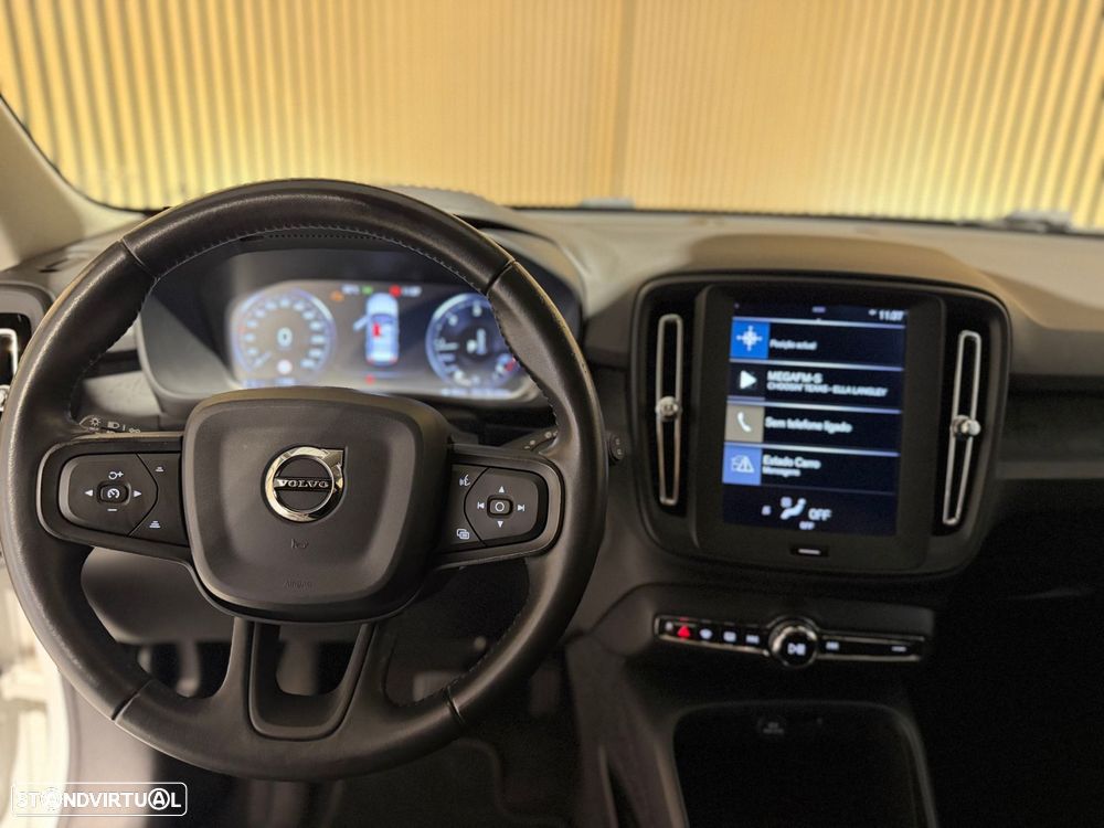 Volvo XC 40 2.0 D3 Momentum Plus Geartronic — fotografia 8