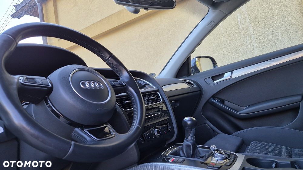 Audi A4 Avant 2.0 TDI DPF clean diesel S line Sportpaket - 19
