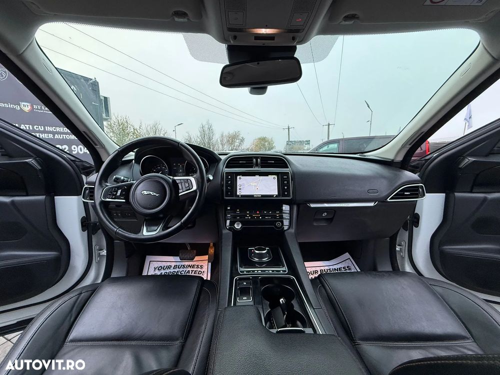 Jaguar F-Pace - 7