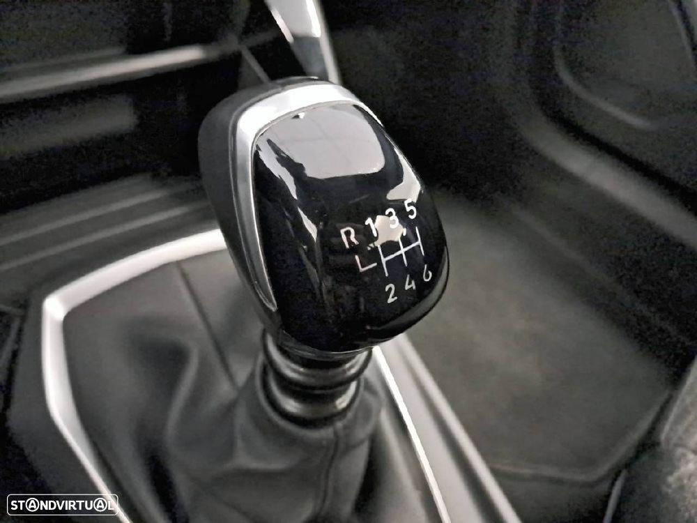 Peugeot 2008 1.2 PureTech Style - 21