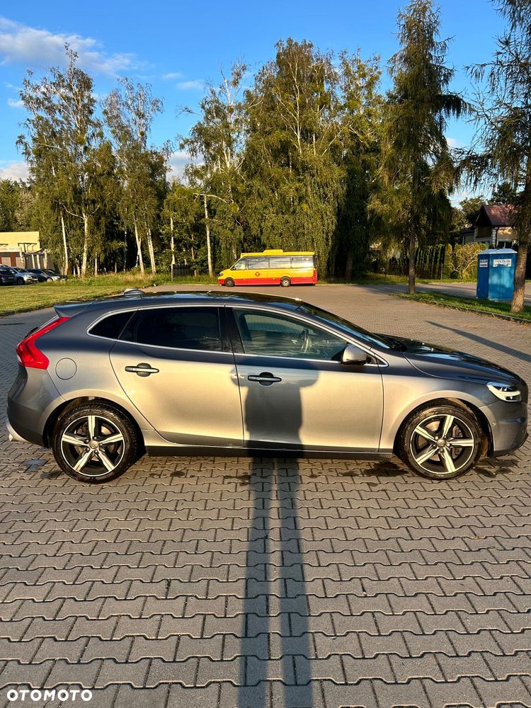 Volvo V40 T3 Drive-E R-Design Momentum - 8