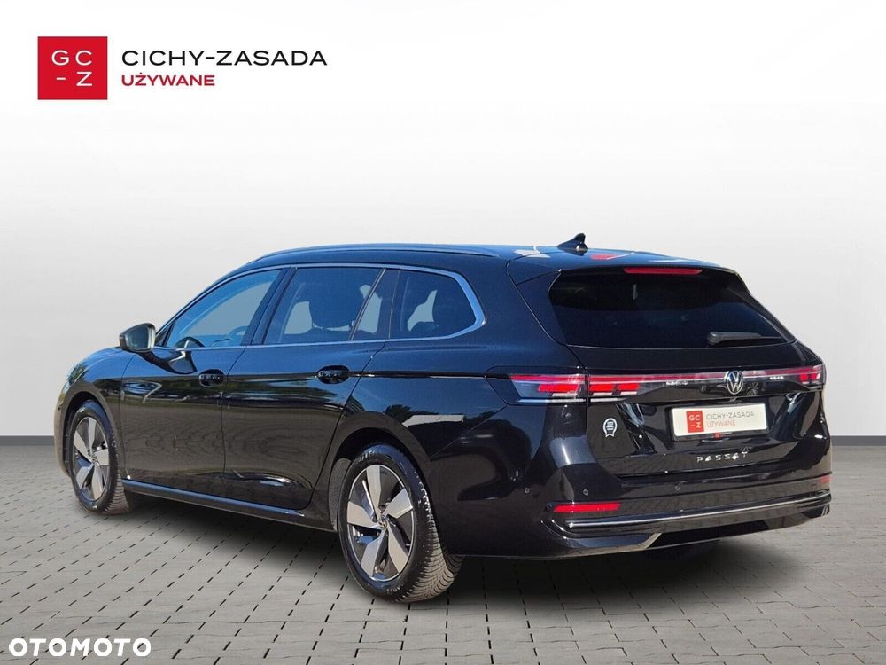 Volkswagen Passat Variant 2.0 TDI SCR Elegance DSG - 3