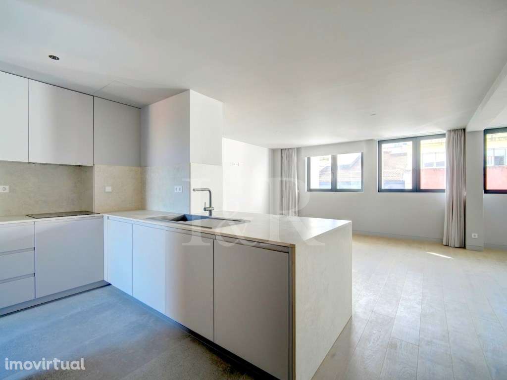 Apartamento T2 com estacionamento junto à Praça de Espanha - Grande imagem: 5/48