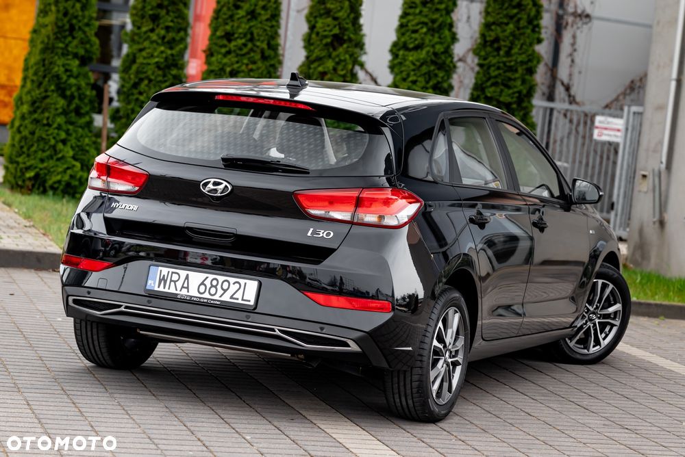 Hyundai i30 1.5 T-GDI 48V Premium DCT - 13