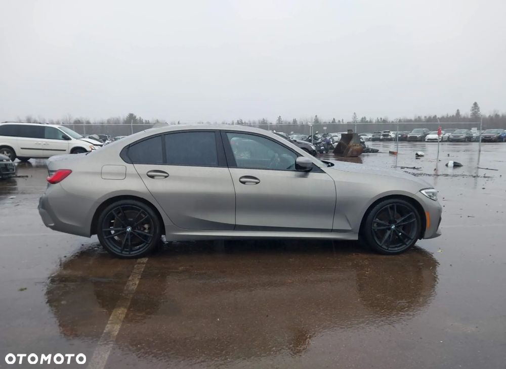 BMW Seria 3 330i xDrive M Sport Shadow - 2