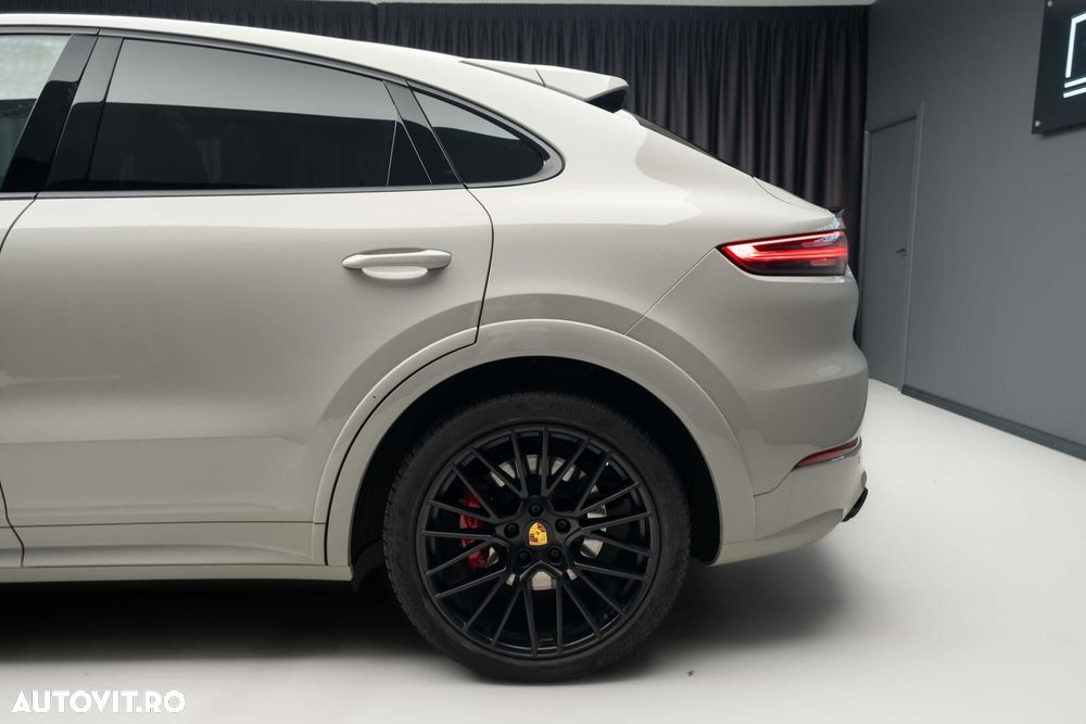 Porsche Cayenne Coupe - 9
