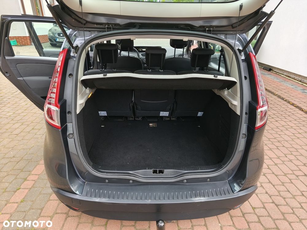 Renault Scenic 1.6 16V 110 TomTom Edition - 26