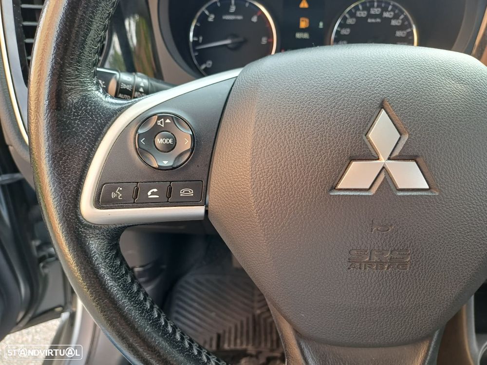 Mitsubishi Outlander 2.2 DI-D Intense+ - 22