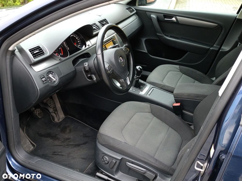 Volkswagen Passat 1.6 TDI Trendline - 17