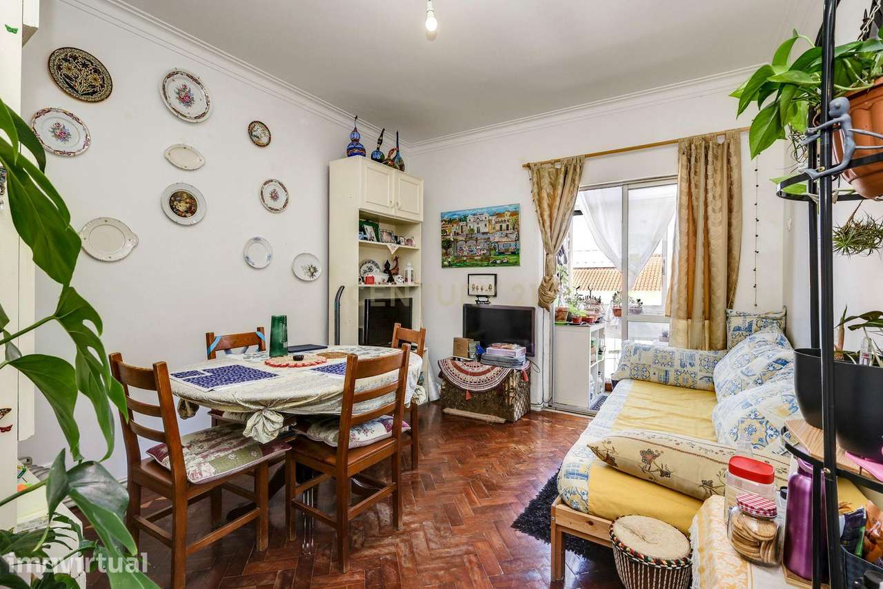 Apartamento T3 na Avenida Aviação Portuguesa (Reboleira, Amadora) - Grande imagem: 4/12