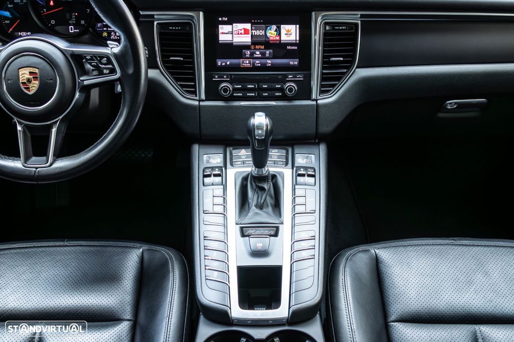 Porsche Macan - 24