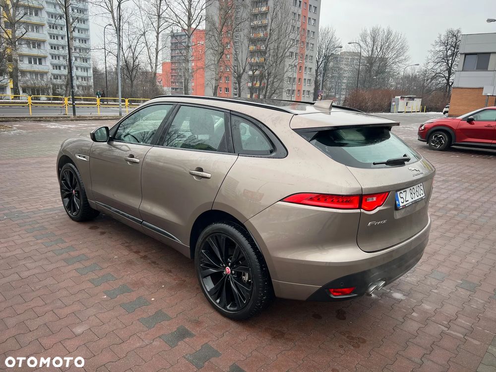 Jaguar F-Pace 20d AWD R-Sport - 6