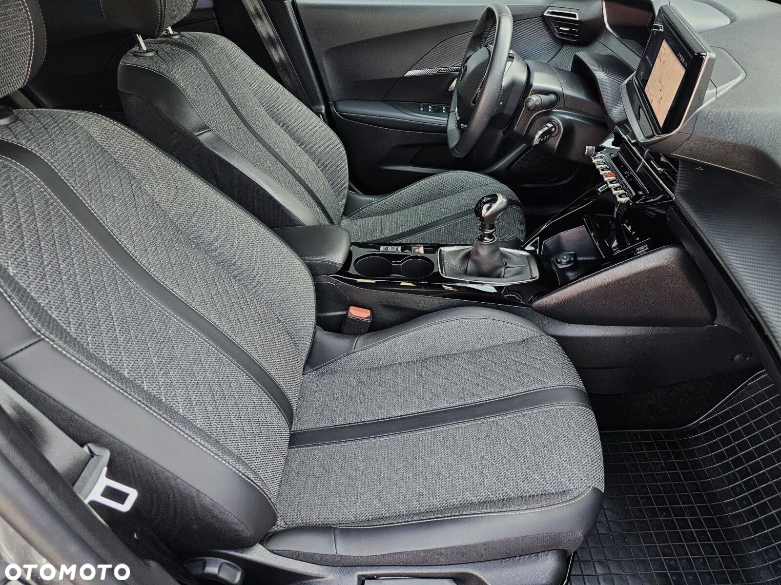 Peugeot 2008 - 12